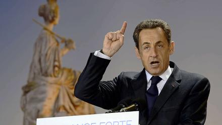 Präsident Sarkozy bricht seine Abmachung mit Bundeskanzlerin Merkel: Er will die Rolle der Europäischen Zentralbank erweitern.