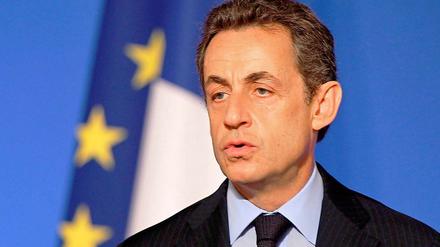 Frankreichs Präsident will die armenische Minderheit in seinem Land hinter sich bringen.