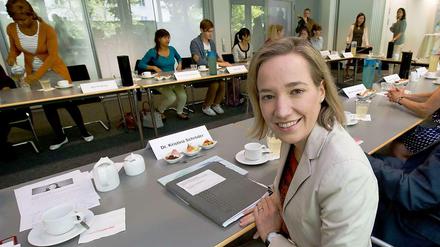 Familienministerin Kristina Schröder tritt zurück. Sie will fortan mehr Zeit für ihre Familie und ihr Abgeordnetenamt haben.