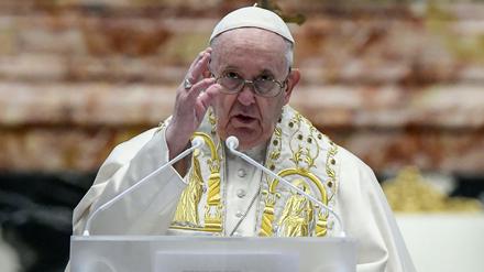 Papst Franziskus hat eine neue Verfassung verkündet.