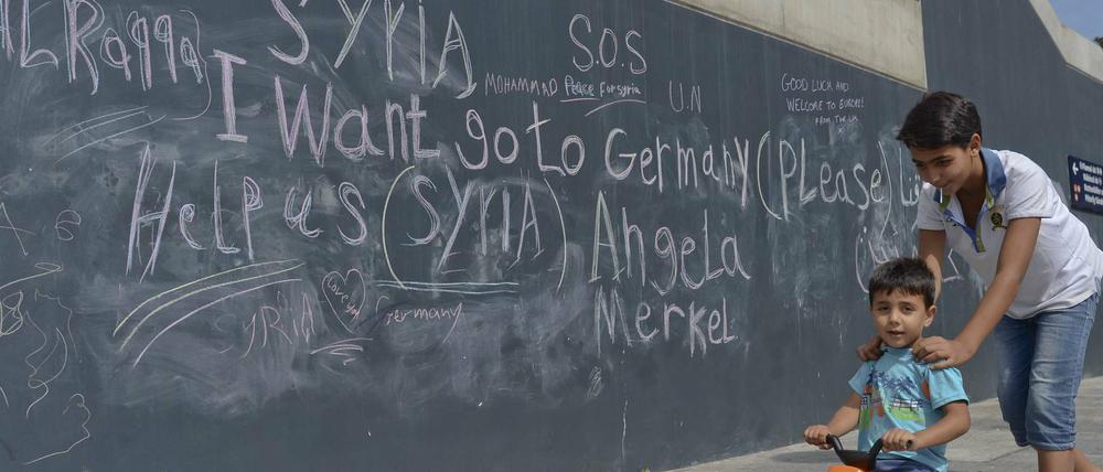 Klare Botschaft. "Ich will nach Deutschland" steht an einer Wand am Budapester Bahnhof Keleti.
