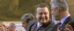 Annäherung: Serbiens Premier Ivica Dacic (l.) und der Premier des Kosovo Hashim Thaci.