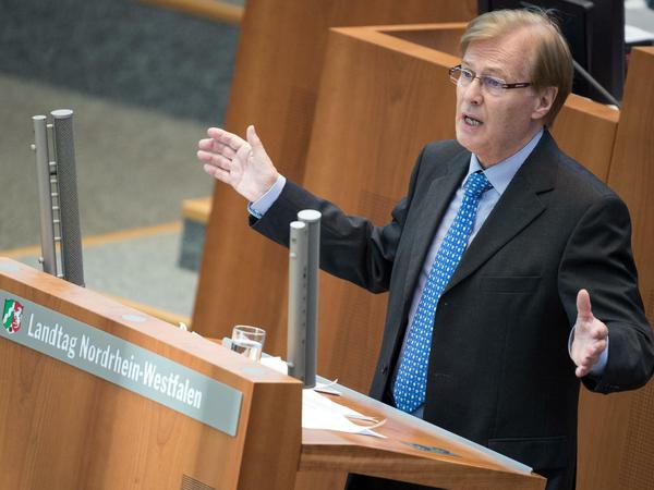 NRW-Justizminister Peter Biesenbach (CDU) steht stark unter Druck.