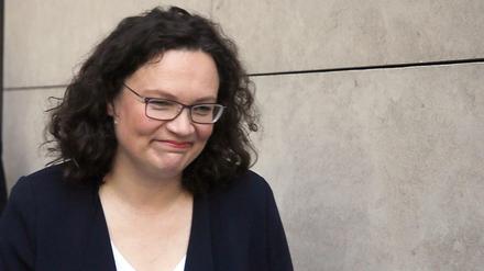 Andrea Nahles, bisherige Vorsitzende der SPD, verlässt nach Ihrem Rücktritt vom Parteivorsitz in der außerordentlichen Klausurtagung des SPD-Vorstands die SPD-Parteizentrale, das Willy-Brandt-Haus.