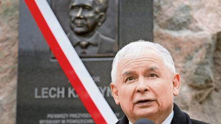 Nicht ohne seinen Bruder. PiS-Chef Jaroslaw Kaczynski erhebt das Gedenken an seinen verunglückten Bruder Lech zu polnischer Staatsräson.