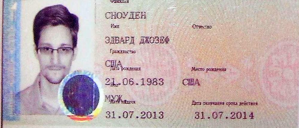 1. August: Nachdem sich Edward Snowden mehr als einen Monat im Transitbereich eines Moskauer Flughafens aufgehalten hatte, reiste er offiziell nach Russland ein. Ihm wurde Asyl für ein Jahr gewährt.