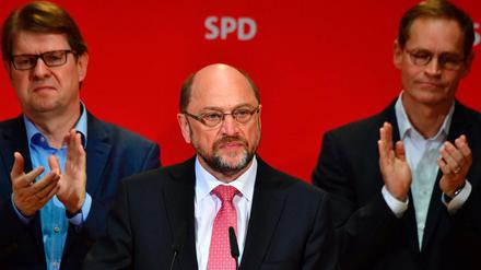 Martin Schulz zwischen Ralf Stegner und Michael Müller.