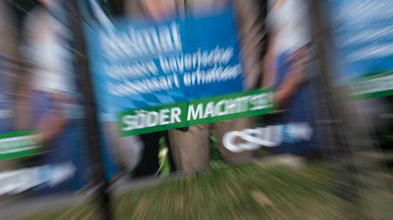 Wahlplakate der CSU mit Bayerns Ministerpräsident Markus Söder und dem Slogan "Söder macht's"