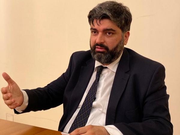 „In den vergangenen Jahren haben viele Armenien verlassen“, bedauert der Abgeordnete Soljan. „Wir wollen, dass sie in ihre Heimat zurückkehren.“