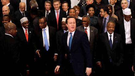 Der englische Premier Cameron mit Delegierten der Somalia-Konferenz.