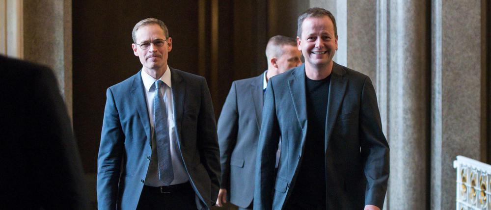 (Michael Müller (links) und Klaus Lederer nach Sondierungsgesprächen am Mittwoch.