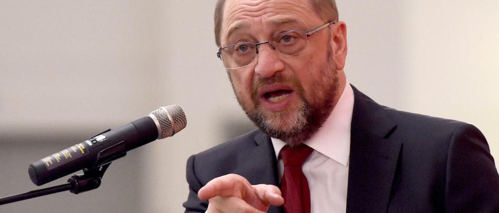 Martin Schulz muss sich gegen Vorwürfe wehren.