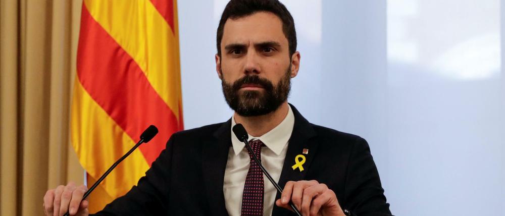 Der katalanische Parlamentspräsident Roger Torrent hat die Sitzung zur Regierungsbildung auf einen unbekannten Zeitpunkt verschoben. 
