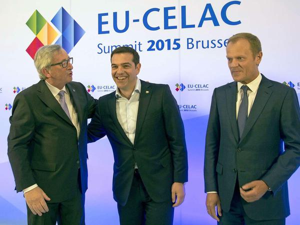 Treffen in Brüssel. EU-Ratschef Donald Tusk (rechts), der griechische Ministerpräsident Alexis Tsipras (Mitte) und EU-Kommissionspräsident Jean-Claude Juncker.