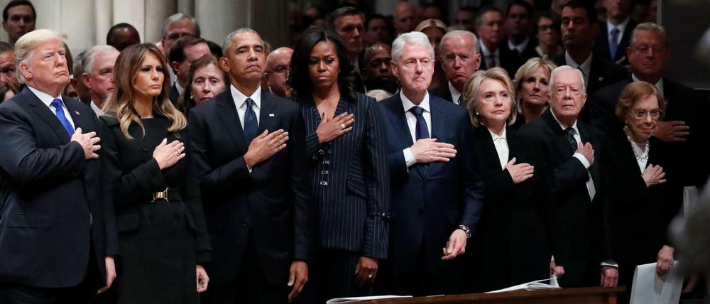Abschied: Donald und Melania Trump, Barack und Michelle Obama, Bill und Hillary Clinton, Jimmy und Rosalynn Carter.
