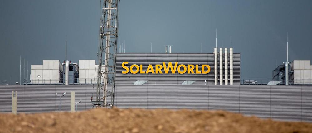 Im Thüringer Standort der Solarworld AG läuft die Solarzellenfertigung trotz Insolvenzanmeldung vorerst weiter. 