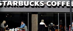 Zu den Unternehmen, die wegen ihrer Steuertricks am Pranger stehen, gehört auch die Kette Starbucks.