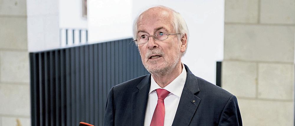 Musste wegen der Ermittlungen gegen den Blog Netzpolitik.org seinen Hut nehmen: Generalbundesanwalt Harald Range. 