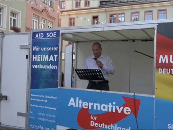 Der sächsische AfD-Kommunalpolitiker Steffen Janich bei einer Kundgebung seiner Partei im Juni 2018 in Pirna. 