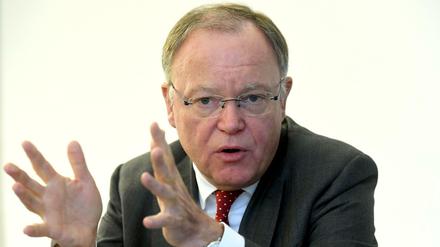 Der SPD-Politiker Stephan Weil (60) ist seit Februar 2013 Ministerpräsident von Niedersachsen.