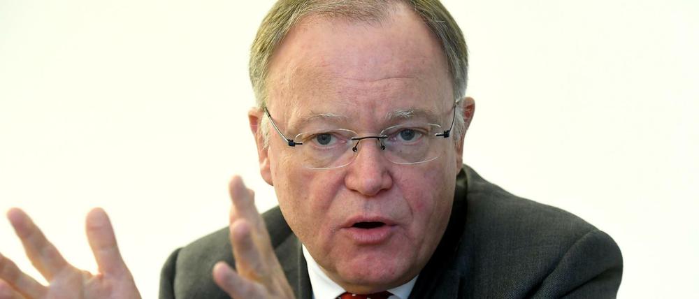 Der SPD-Politiker Stephan Weil (60) ist seit Februar 2013 Ministerpräsident von Niedersachsen.