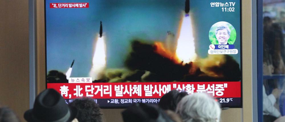 In Südkorea werden die Nachrichten über den nordkoreanischen Raketentest auch öffentlich verfolgt.