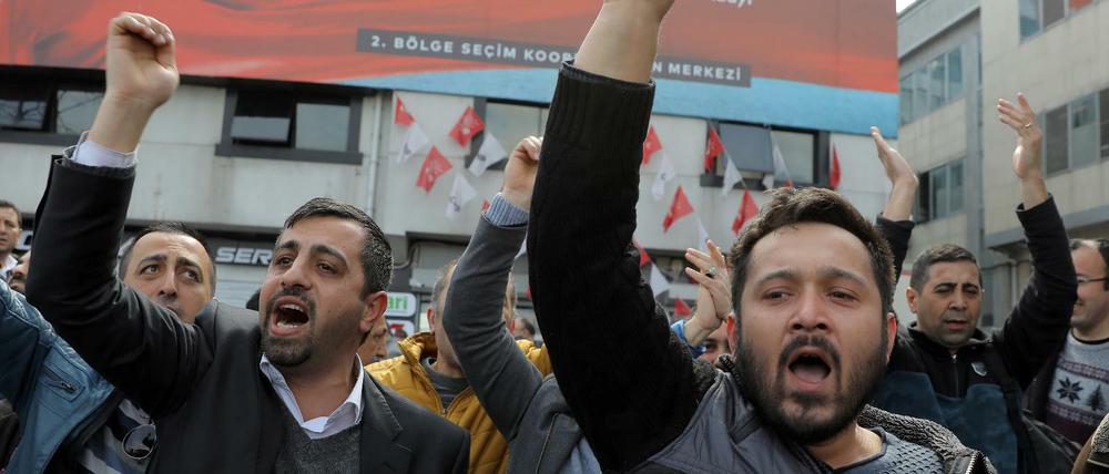 Unterstützer des Oppositionskandidaten Ekrem Imamoglu in Istanbul.