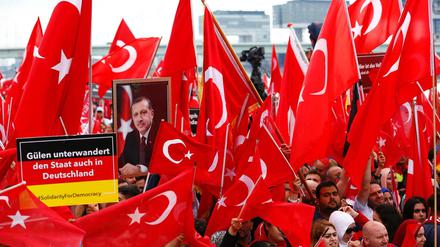 Auch in Deutschland gibt es zahlreiche Unterstützer des türkischen Präsidenten Recep Tayyip Erdogan.