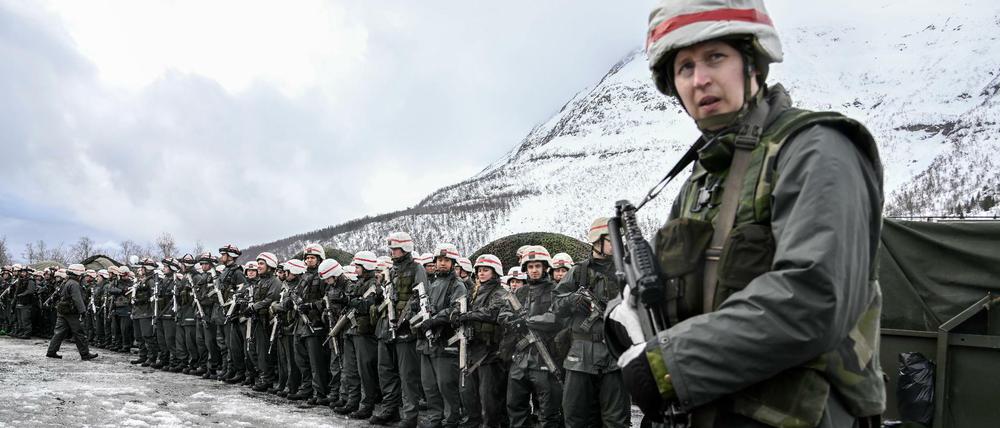 Die schwedischen Soldaten könnten auch bald unter der Nato-Flagge agieren.