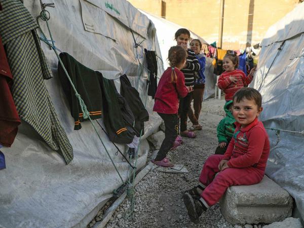 Die Flüchtlinge hausen unter schwierigsten Bedingungen. Vor allem Kinder leiden.