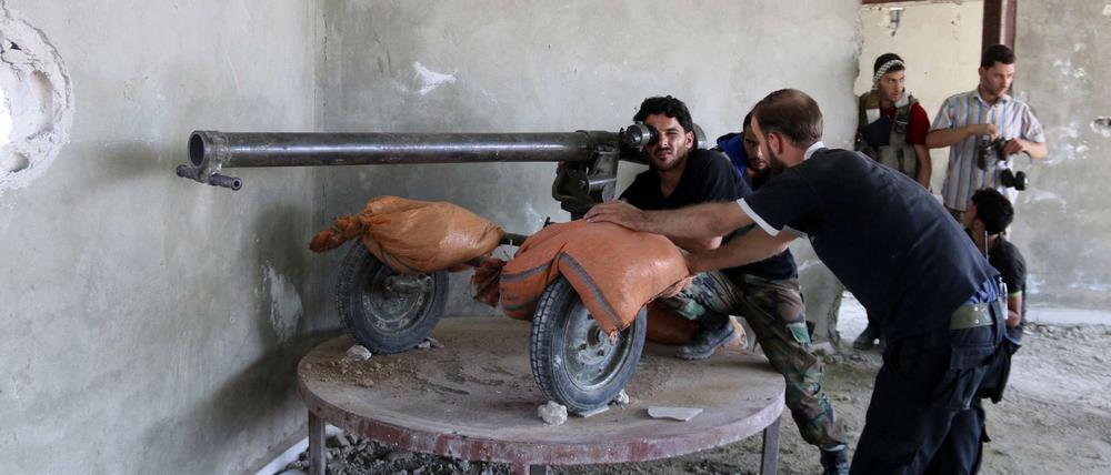 Kämpfer der Freien syrischen Armee in der Nähe von Damaskus auf einem Archivbild. 