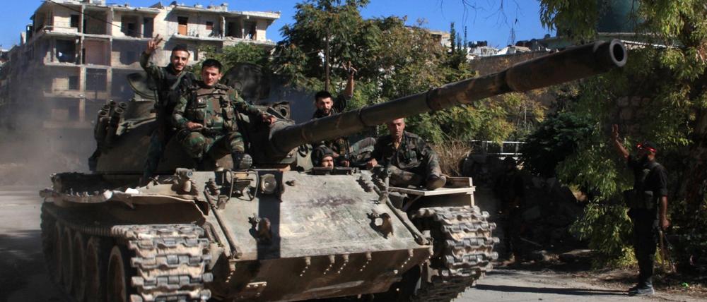 Ein Panzer der Assad-Truppen in Aleppo.