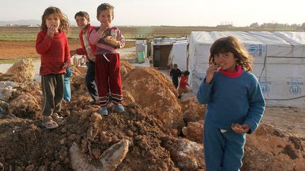 Der größte Teil ist für lebensrettende Hilfe für Kinder in Syrien sowie in Flüchtlingslagern in benachbarten Ländern vorgesehen. 