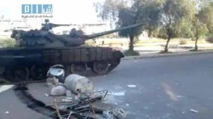 Videoaufnahmen zeigen Regierungspanzer, die in Richtung Daraa rollen. Die Oppositionellen befürchten, dass ein weiteres Massaker bevorsteht.