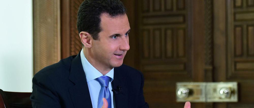 Syriens Präsident Assad hofft auf die USA im Kampf gegen die Dschihadisten, ist aber auch skeptisch, wie viel Trump erreichen kann. 