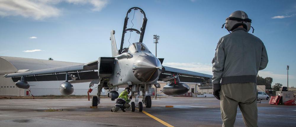 Ende des vergangenen Jahres sind Bundeswehr-Tornados in die Türkei verlegt worden, um sich mit Aufklärungsflügen am Kampf gegen den IS zu beteiligen. 