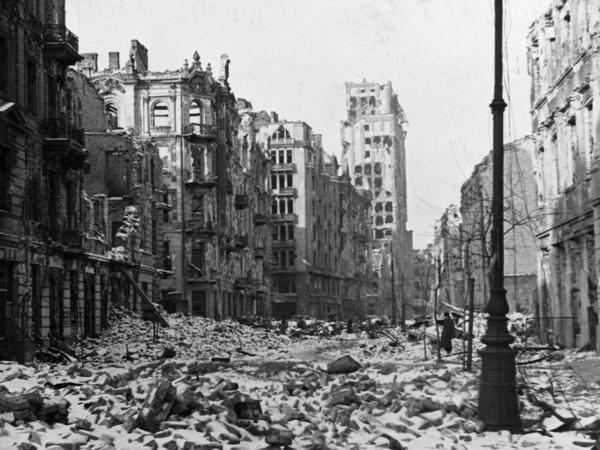 Warschau wurde von den deutschen Besatzern systematisch zerstört.