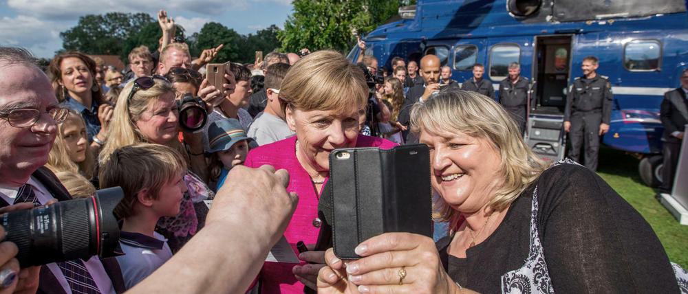 Bundeskanzlerin Angela Merkel (CDU) beim Tag der Offenen Tür der Bundesregierung 2017