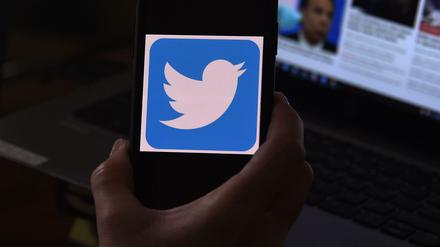 Twitter geht gegen Fake-News vor. 