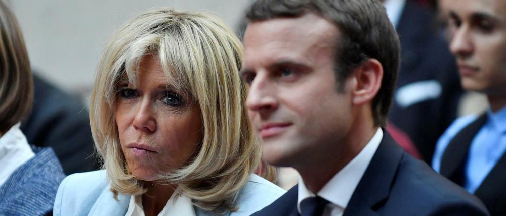 Frankreichs Präsident Emmanuel Macron und seine Frau Brigitte (Archivbild).