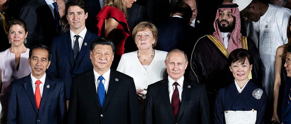Zwischen Xi Jinping, Putin und bin Salman: Kanzlerin Angela Merkel beim G20-Gipfel
