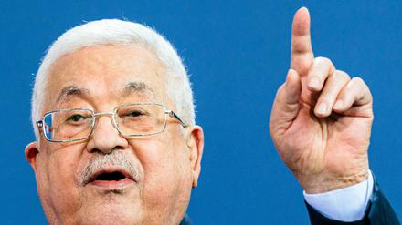Palästinenser-Präsident Mahmud Abbas bei der Pressekonferenz am Dienstag im Kanzleramt. 