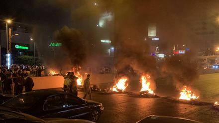 In der Nacht zu Freitag brannte es in den Straßen von Beirut.