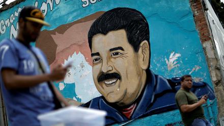 Das Bildnis des Präsidenten von Venezuela auf einer Hauswand. Nicolas Maduro. 
