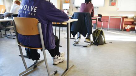 In Berlin wird überlegt, bevorzugt "benachteiligte" Schüler wieder in die Schule zu holen. 