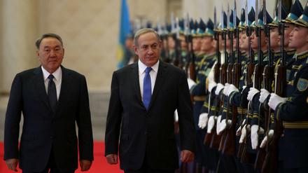 Benjamin Netanjahu uns Nursultan Nasarbajew.