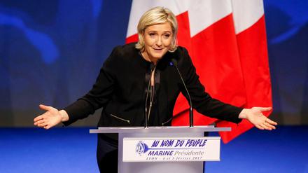 Rente mit 60. Wie das bezahlt werden soll? Das sagt sie lieber nicht. Marine Le Pen am Sonntag in Lyon.