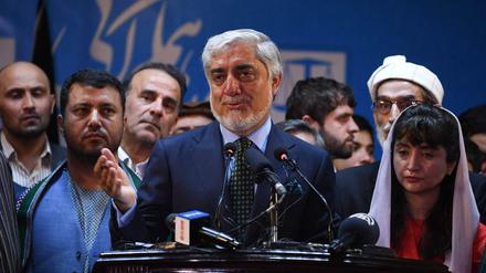 Abdullah Abdullah am Montag in Kabul bei seiner Pressekonferenz. 