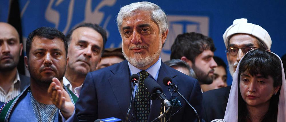 Abdullah Abdullah am Montag in Kabul bei seiner Pressekonferenz. 
