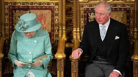 Queen Elizabeth II liest die „Queen's Speech“ – so wird das Parlament wiedereröffnet. Begleitet wurde sie von Prinz Charles.